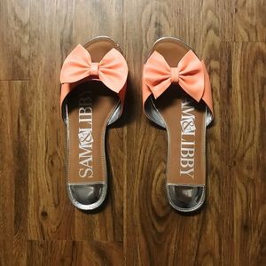 Pink bow sandals
